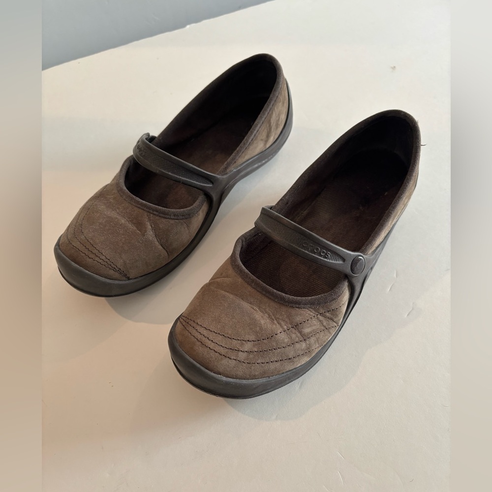 CROCS Mary Jane Brown Shoes Sz 7